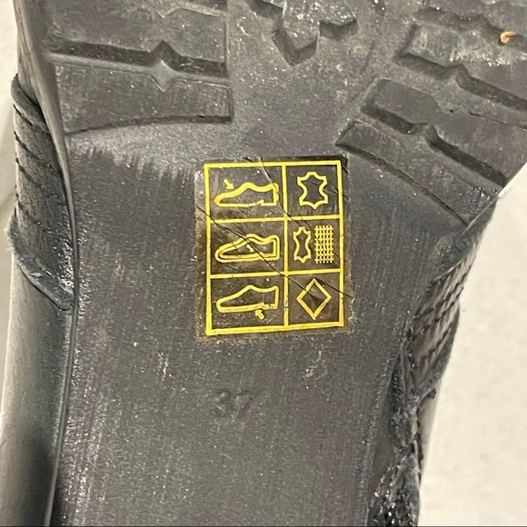 Softmoc Black Leather Laced Ankle Boots - Picture 5 of 5